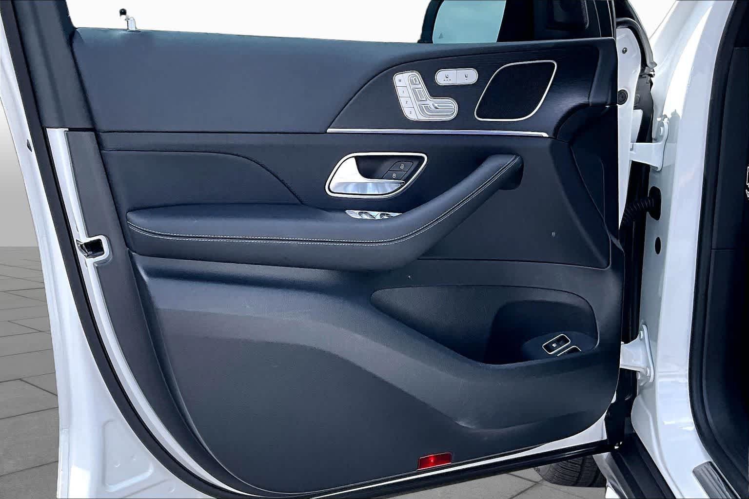 Certified 2025 Mercedes-Benz GLE 450e 4MATIC image 22