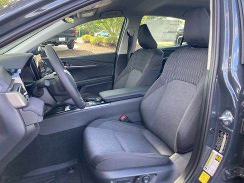 New 2025 Toyota Camry LE w/ Convenience Package image 12