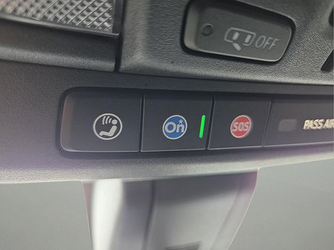 Certified 2020 GMC Sierra 1500 AT4 w/ AT4 Premium Package image 22