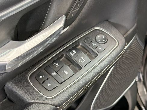 Used 2023 RAM 1500 Laramie AWD/4WD image 19