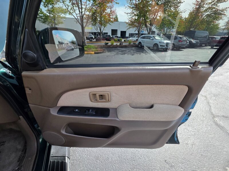 Used 1999 Toyota 4Runner SR5 AWD/4WD image 34