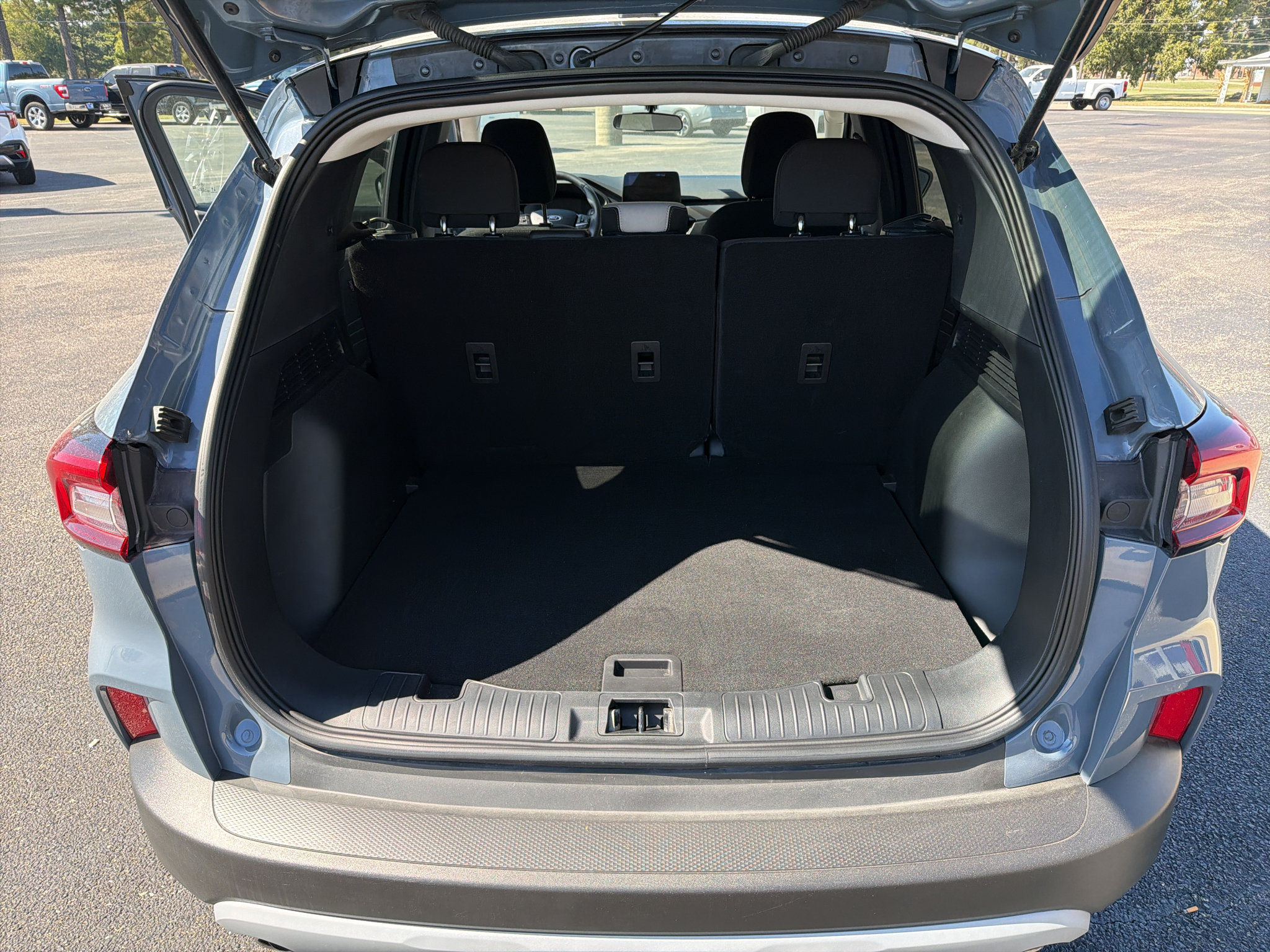 Used 2025 Ford Escape Active w/ Cold Weather Package FWD image 13