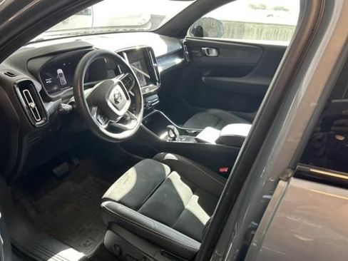 Used 2023 Volvo C40 P8 Recharge Ultimate w/ Protection Package Premier AWD/4WD image 7