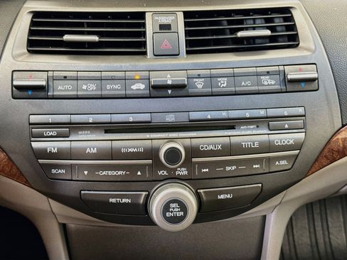 Used 2011 Honda Accord EX-L image 22