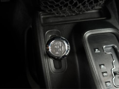 Used 2017 Jeep Wrangler Sahara w/ Connectivity Group image 25