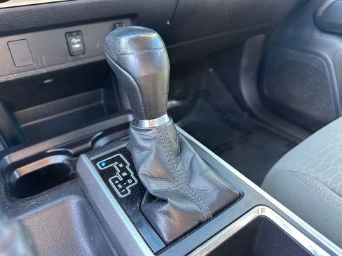 Used 2017 Toyota Tacoma SR5 w/ Tow Package AWD/4WD image 25
