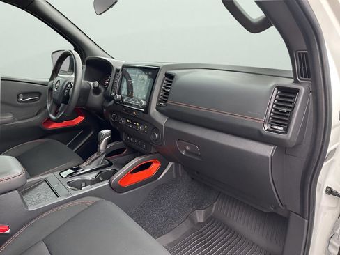 Used 2024 Nissan Frontier PRO-4X w/ Pro Convenience Package image 13
