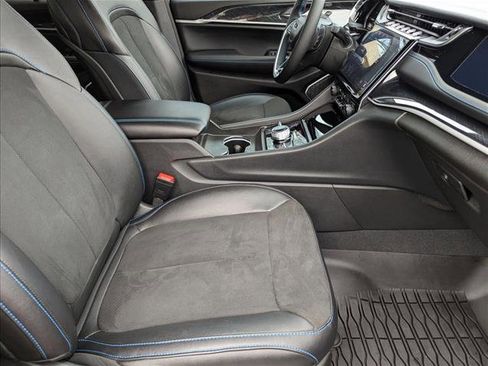 Used 2024 Jeep Grand Cherokee Trailhawk w/ Advanced Protech Group II image 21