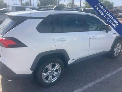 Used 2021 Toyota RAV4 XLE w/ Convenience Package AWD/4WD image 7