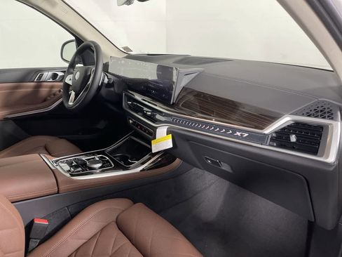 Certified 2024 BMW X7 xDrive40i w/ Parking Assistance Package AWD/4WD image 17