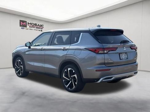Used 2023 Mitsubishi Outlander 4WD Plug-In Hybrid image 7