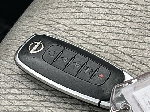 Used 2025 Nissan Rogue SV AWD/4WD image 28