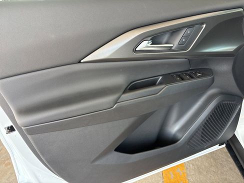 New 2026 Chevrolet Equinox EV LT image 9