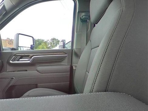 New 2025 GMC Sierra 2500 SLT image 26