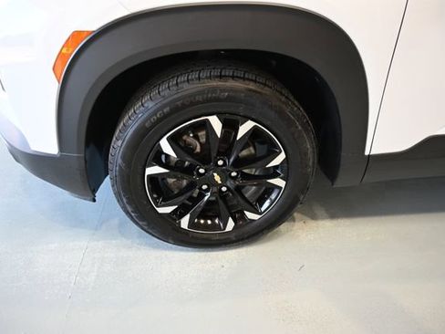 Used 2023 Chevrolet TrailBlazer LT FWD image 29
