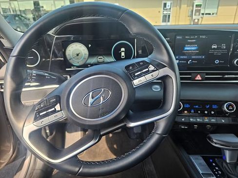 Used 2021 Hyundai Elantra SEL w/ Convenience + Premium Package FWD image 20