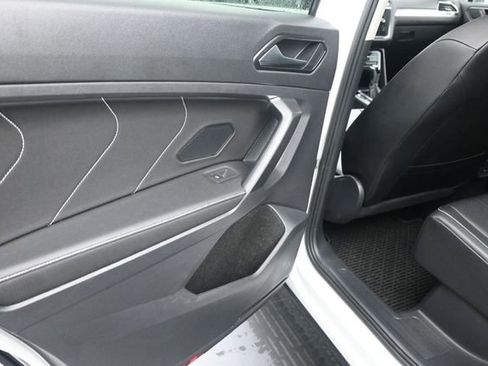 Used 2023 Volkswagen Tiguan SE FWD image 15