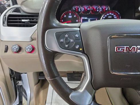 Used 2016 GMC Yukon XL SLT AWD/4WD image 16