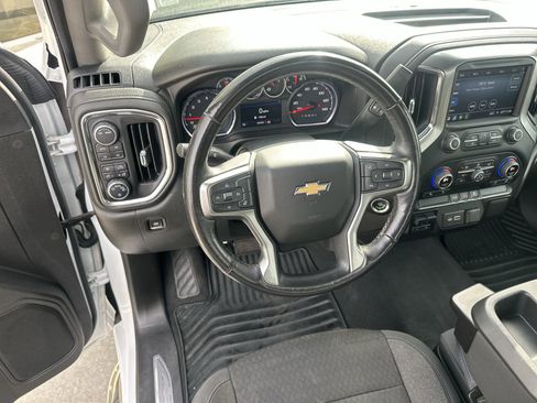 Used 2022 Chevrolet Silverado 2500 LT w/ Convenience Package image 17