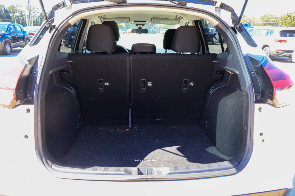 Used 2022 Nissan Kicks SV FWD image 24