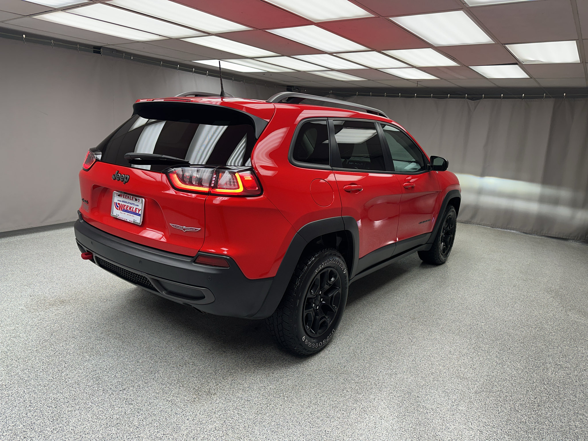 Used 2019 Jeep Cherokee Trailhawk w/ Comfort/Convenience Group AWD/4WD image 15
