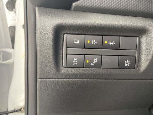 Certified 2025 Nissan Kicks Play S image 27