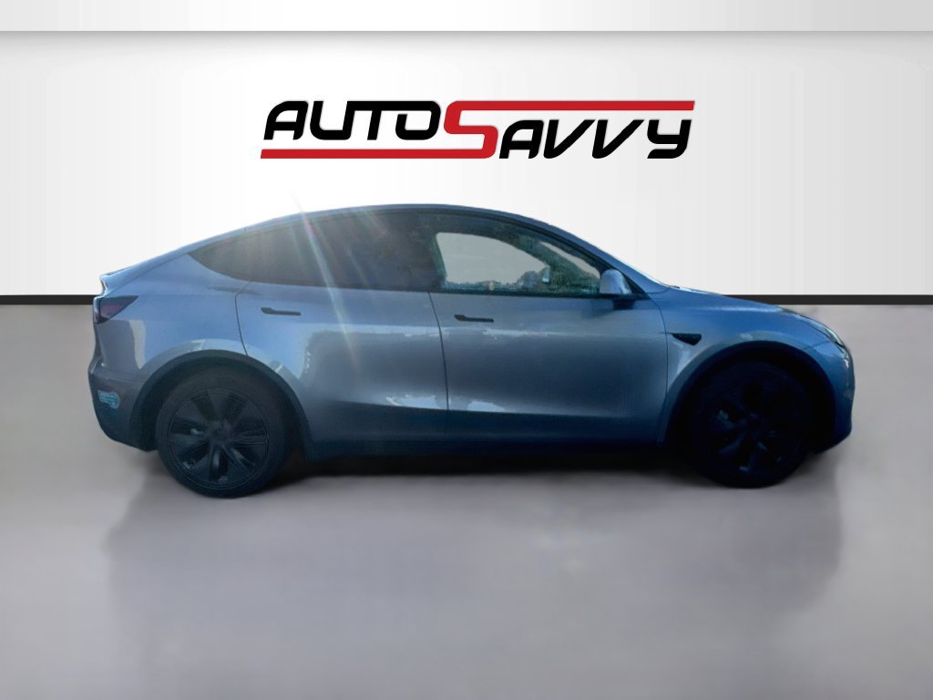 Used 2025 Tesla Model Y Long Range RWD image 8
