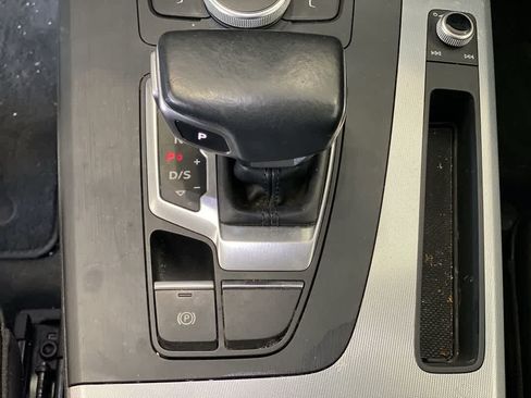 Used 2019 Audi Q5 2.0T Premium w/ Convenience Package AWD/4WD image 22