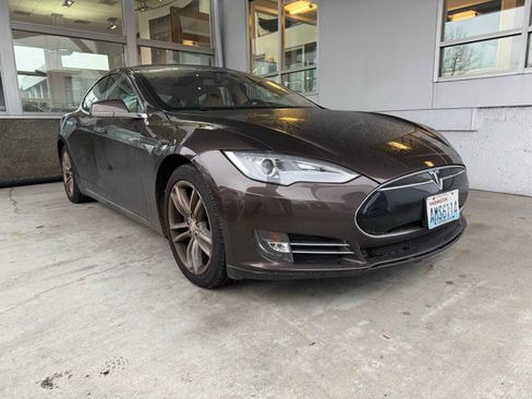 Used 2013 Tesla Model S image 4