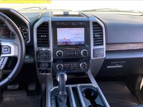 Used 2020 Ford F150 Lariat w/ Equipment Group 502A Luxury AWD/4WD image 6