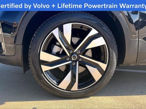 Certified 2025 Volvo XC40 B5 Plus image 11