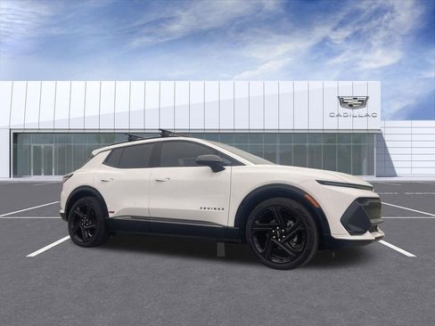 Used 2024 Chevrolet Equinox EV RS image 1