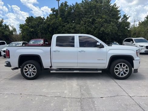 Used 2018 GMC Sierra 1500 Denali RWD image 2