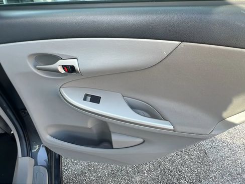 Used 2012 Toyota Corolla LE FWD image 21