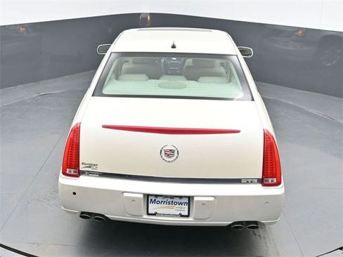 Used 2008 Cadillac DTS w/ Sun And Sound Package image 39