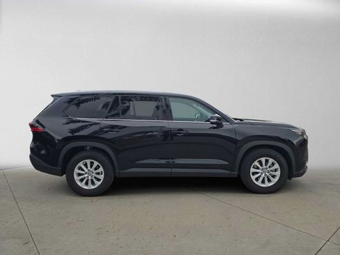 Certified 2026 Toyota Grand Highlander FWD image 2