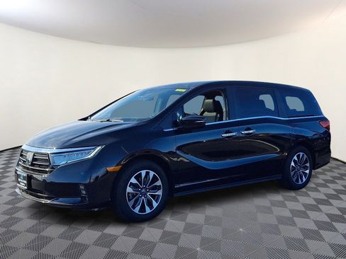 Used 2024 Honda Odyssey EX-L image 3