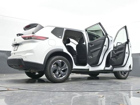 Used 2025 Nissan Rogue SV image 71