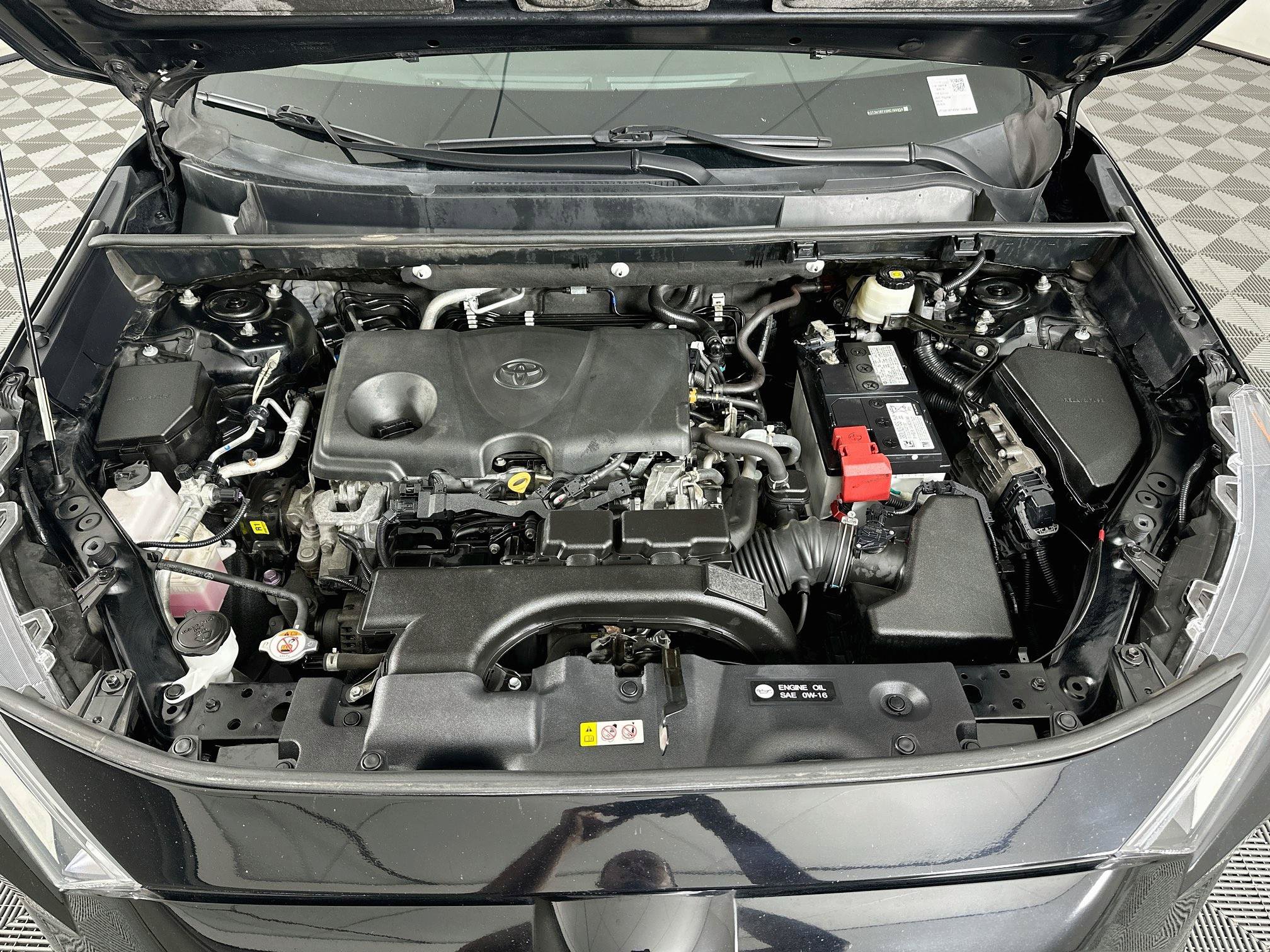 Used 2021 Toyota RAV4 XLE w/ Convenience Package FWD image 35