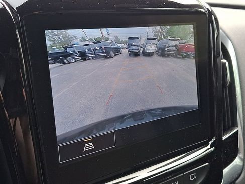 Used 2023 Chevrolet Traverse LT AWD/4WD image 18