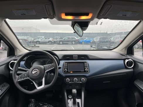 Used 2025 Nissan Versa SV FWD image 31