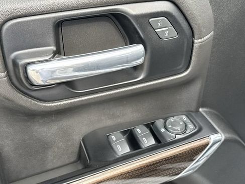 Used 2019 Chevrolet Silverado 1500 LT Trail Boss AWD/4WD image 12