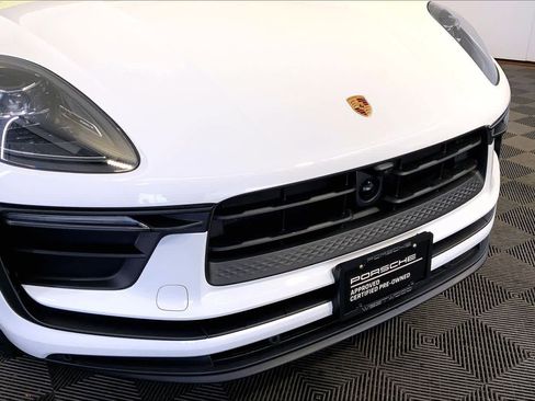 Used 2025 Porsche Macan image 34