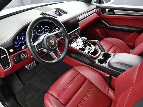 Certified 2023 Porsche Cayenne S Platinum image 4