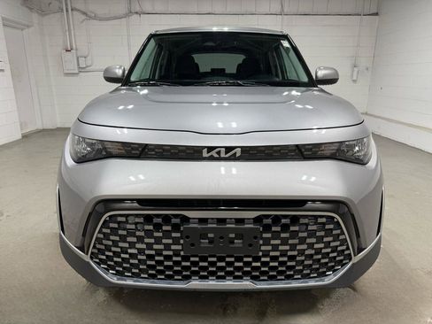 Used 2023 Kia Soul EX image 2