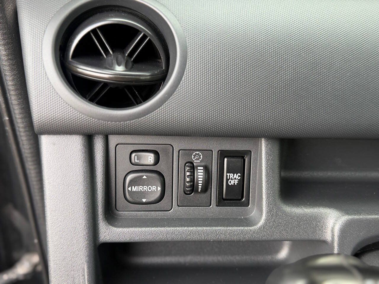 Used 2006 Scion xB FWD image 9