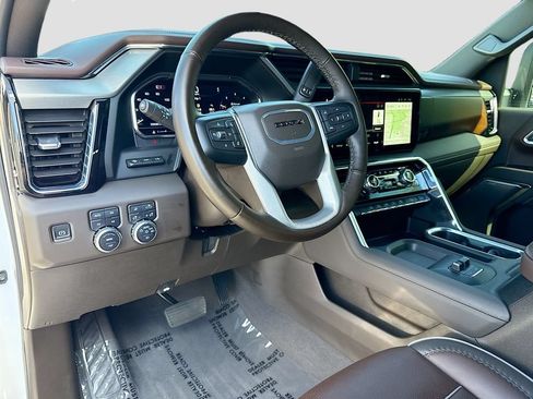 Used 2024 GMC Sierra 2500 Denali w/ Denali Reserve Package AWD/4WD image 12