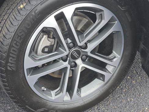 Certified 2025 Audi Q5 Premium w/ Convenience Package image 15