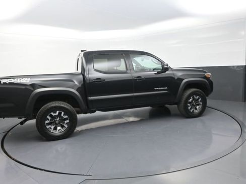 Used 2021 Toyota Tacoma TRD Off-Road AWD/4WD image 16