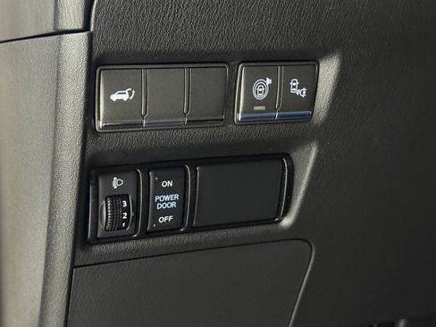 Used 2017 INFINITI QX80 4WD w/ Driver Assistance Package image 44